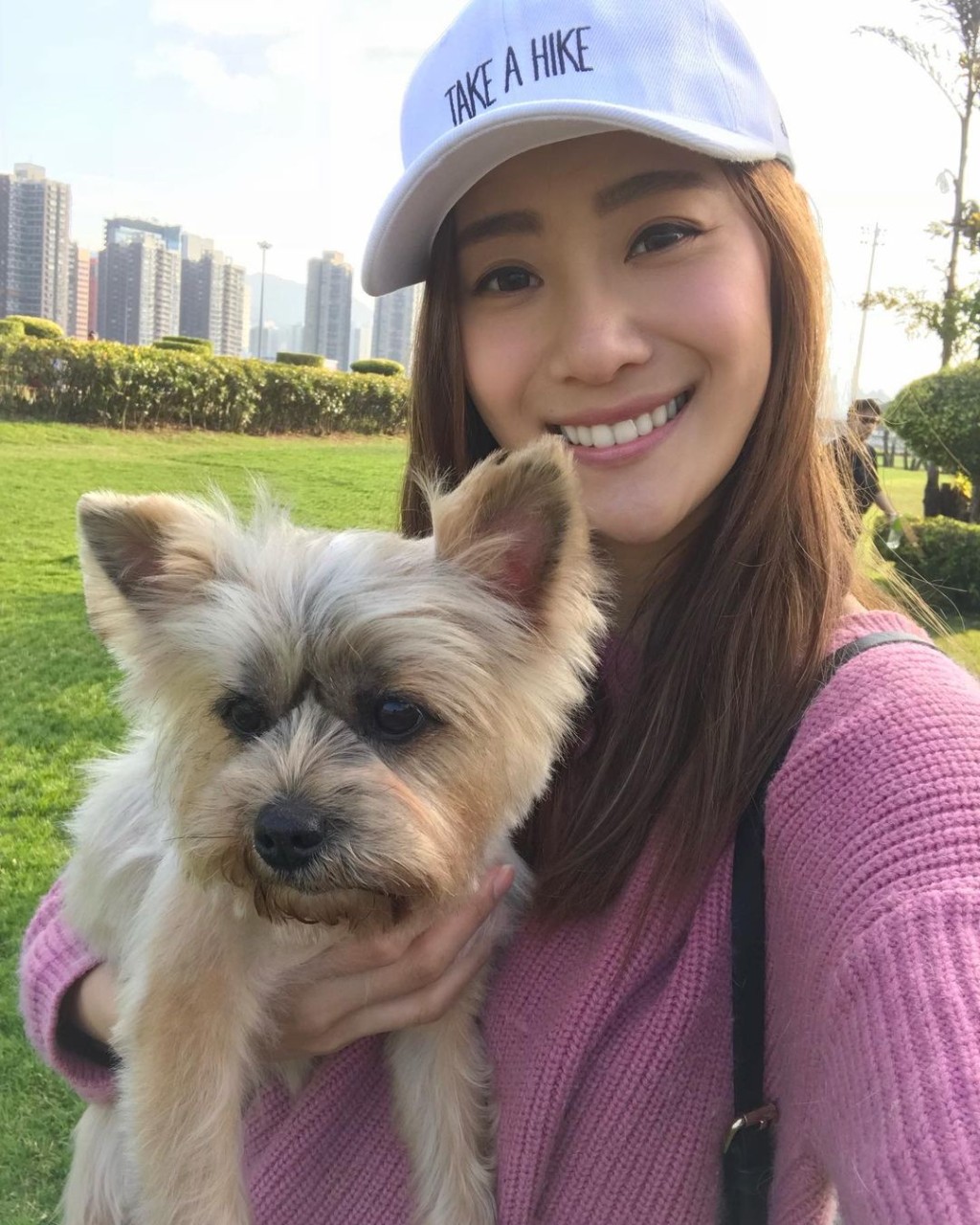 Ashley與愛犬Charlie的舊合照。