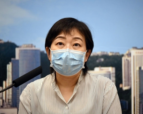 張竹君指今日較少人確診或與昨日打風有關。