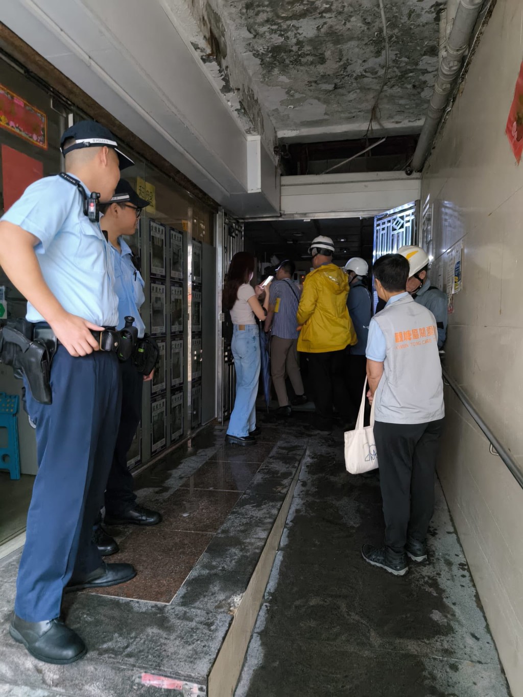 關愛隊協助有需要居民。FB:馬軼超議員 關愛隊協助有需要居民。FB:馬軼超議員