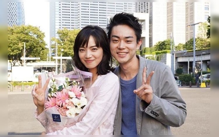 菅田將暉為娶小松菜奈，已作好被事務所炒魷的心理準備。