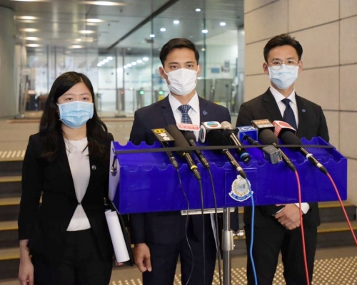 警方交代案情。