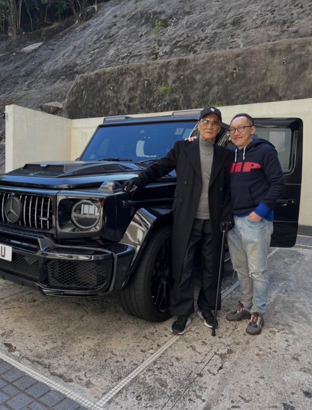 謝霆鋒以月租10萬元租下半山豪宅,讓父親謝賢入住休養。 謝霆鋒以月租10萬元租下半山豪宅,讓父親謝賢入住休養。