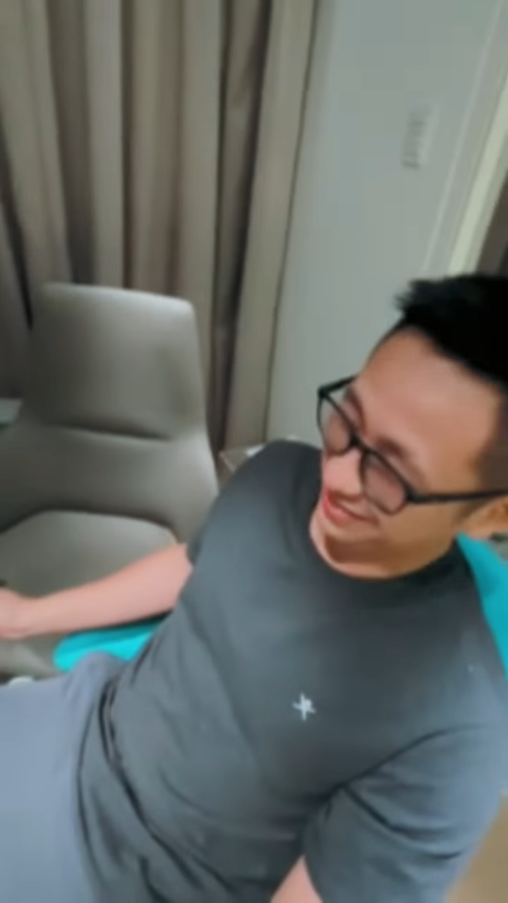 今次齊齊為洗米嫂設計愛心TEE。 今次齊齊為洗米嫂設計愛心TEE。