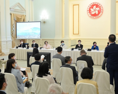 林鄭月娥出席首場施政報告諮詢會。政府新聞處圖片