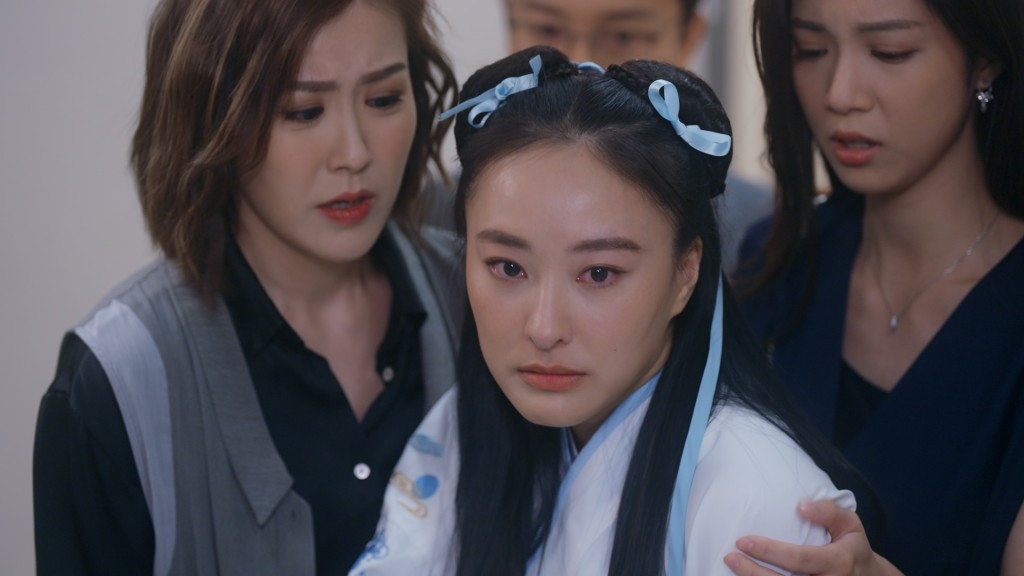 陳瀅飾演的鍾家寶，有一集講述她衝入病房見嫲嫲最後一面時，雙眼通紅兼淚水已開始在眼眶打轉。