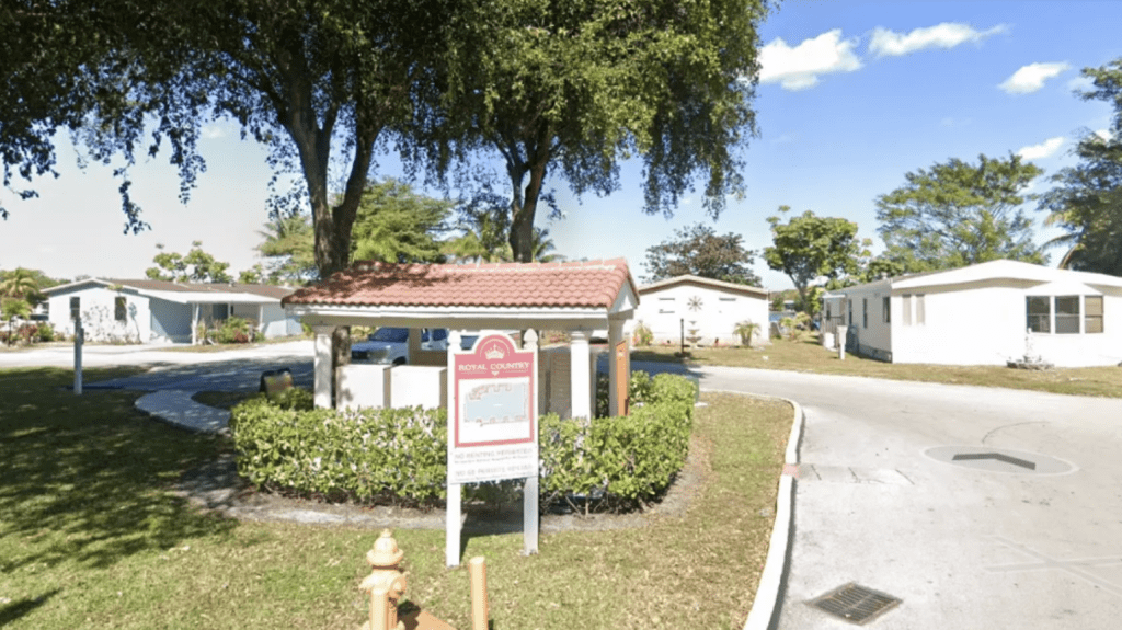 事件發生於皇家鄉村流動房屋公園的分隔式拖車屋內。Google地圖 事件發生於皇家鄉村流動房屋公園的分隔式拖車屋內。Google地圖