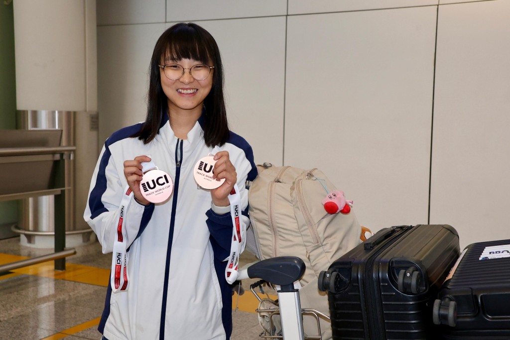 思穎帶著兩面世界盃銅牌返港，她表示為2026年打了支強心針。徐嘉華攝