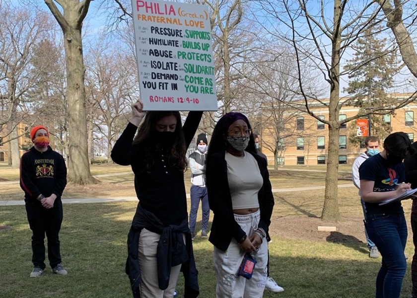 有學生舉行悼念福爾茨活動。網圖