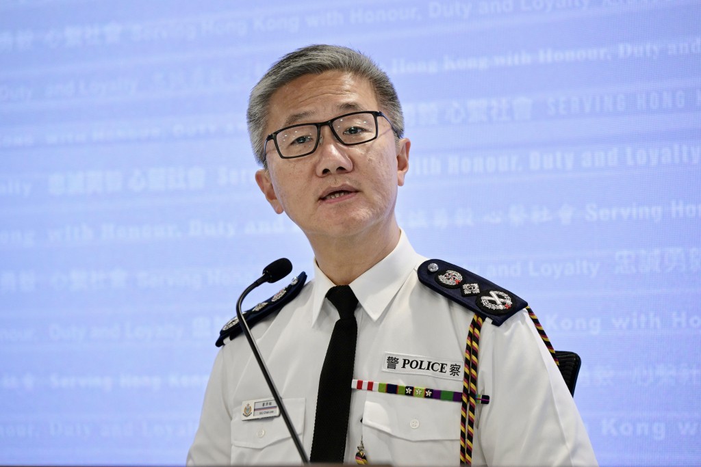 政府稱讚蕭澤頤一直忠心服務政府及社會,在處理社會衝突時,竭力止暴制亂。 政府稱讚蕭澤頤一直忠心服務政府及社會,在處理社會衝突時,竭力止暴制亂。