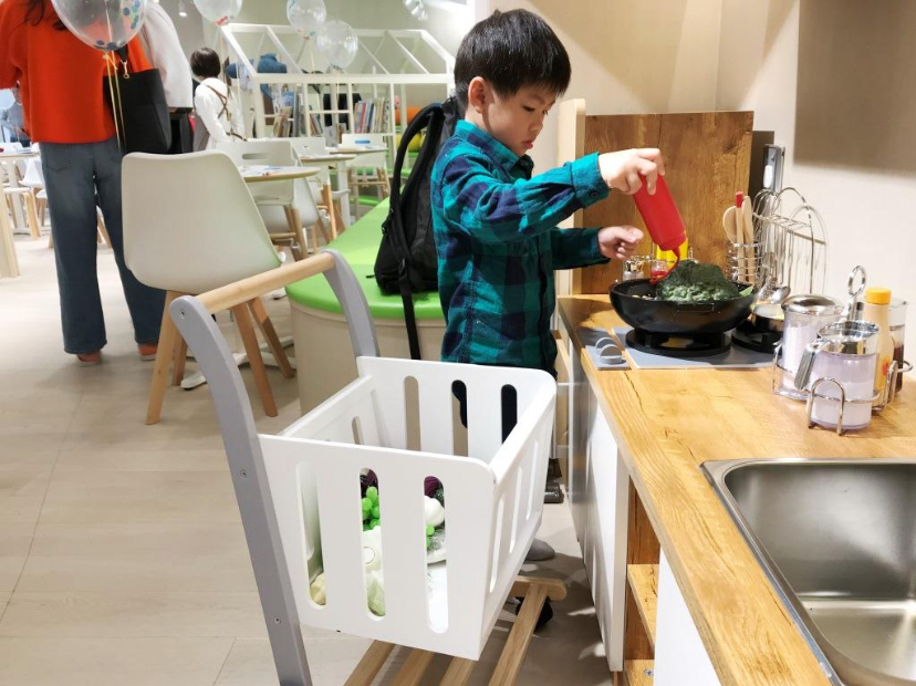 由買到煮，全部一手一腳由小朋友自己完成。