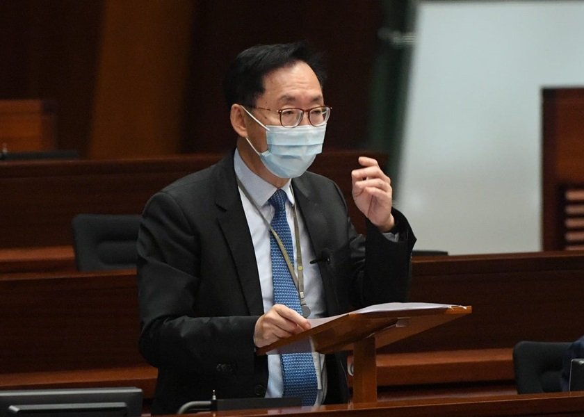 陳健波認為《預算案》在公共財政壓力下仍有派糖,已算不錯。