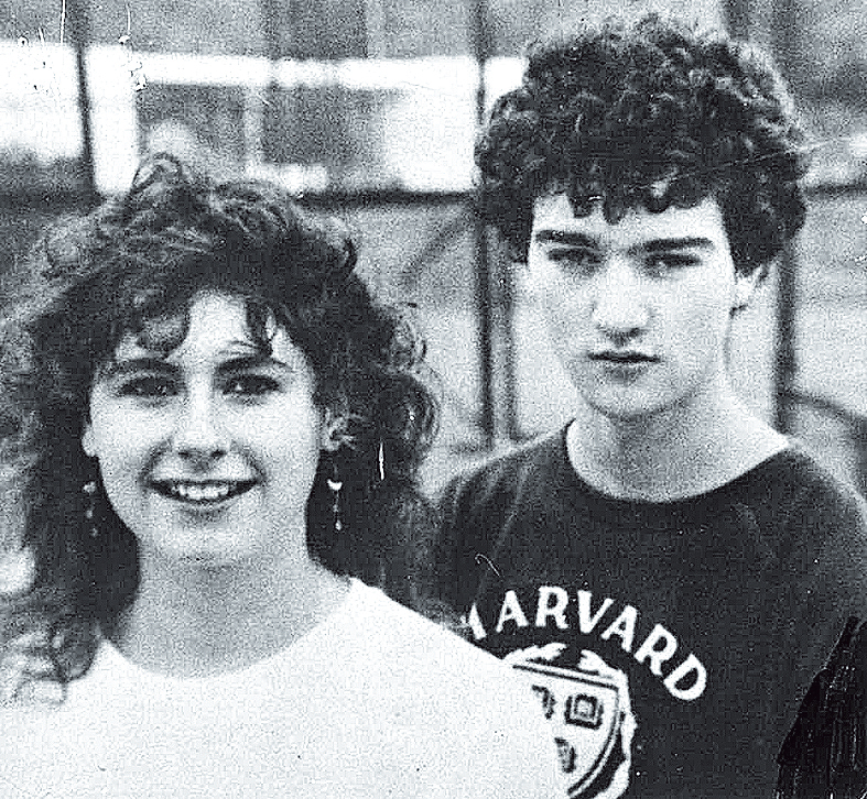 英籍情侶麥布萊及梅雅絲當年喺寶馬山慘遭童黨虐殺。