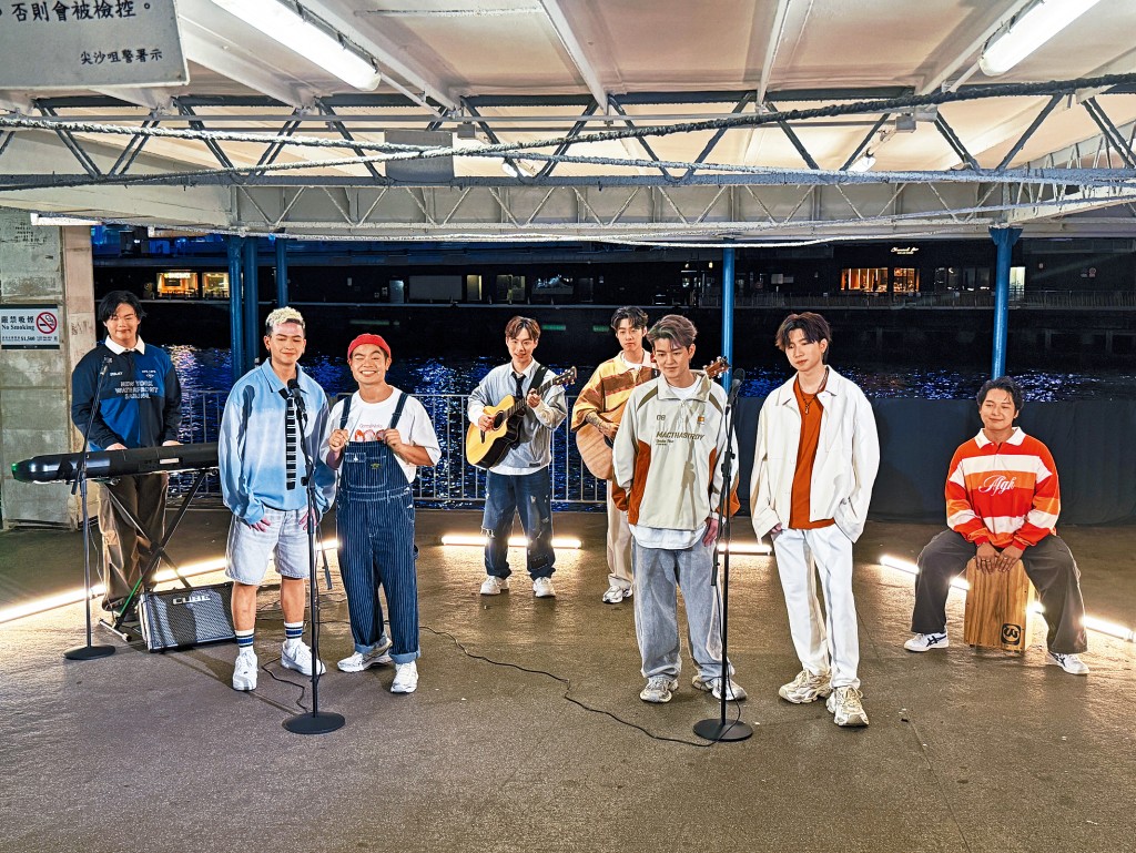 其中8位《造星VI》參賽者於天星碼頭以busking形式拍攝。