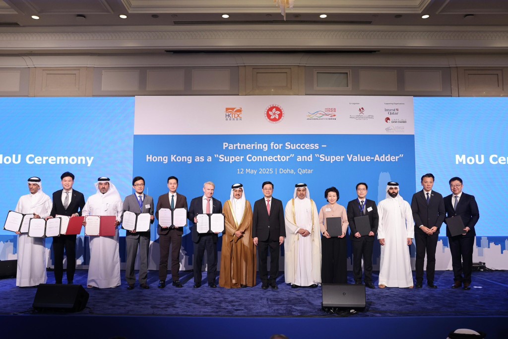 李家超在卡塔爾達成35份合作備忘錄及協議。李家超FB 李家超在卡塔爾達成35份合作備忘錄及協議。李家超FB