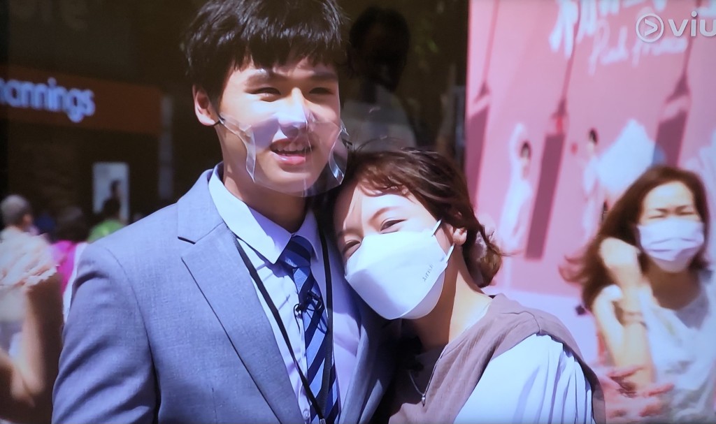 陳昕彤見弟弟如此落力,十分感動。