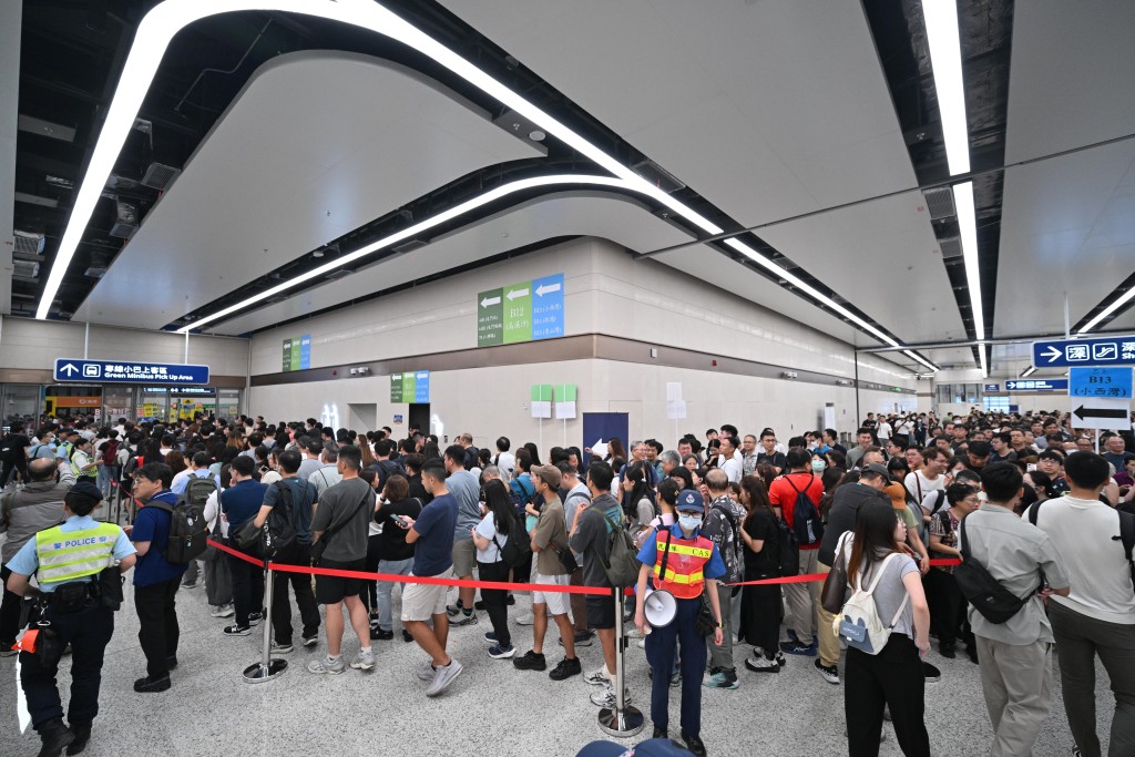 新皇崗口岸開通在即,政府正如火如荼籌備。 新皇崗口岸開通在即,政府正如火如荼籌備。