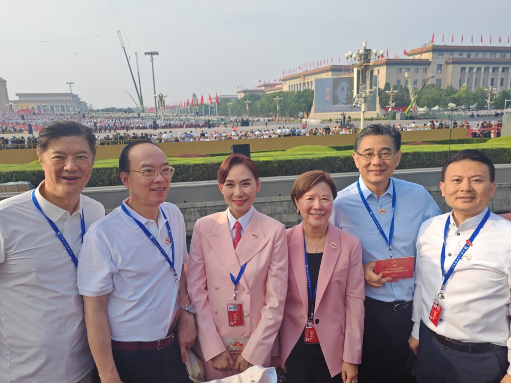 多名港區人大代表有份觀禮。陳勇fb 多名港區人大代表有份觀禮。陳勇fb