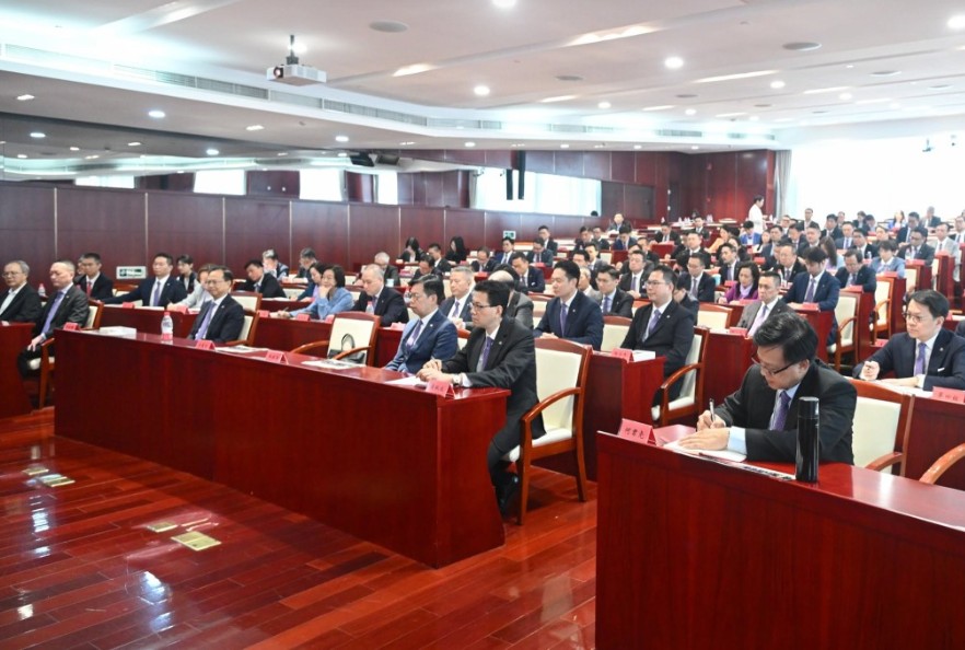第八屆立法會議員在北京的國家事務研修考察昨日圓滿結業。李慧琼fb 第八屆立法會議員在北京的國家事務研修考察昨日圓滿結業。李慧琼fb