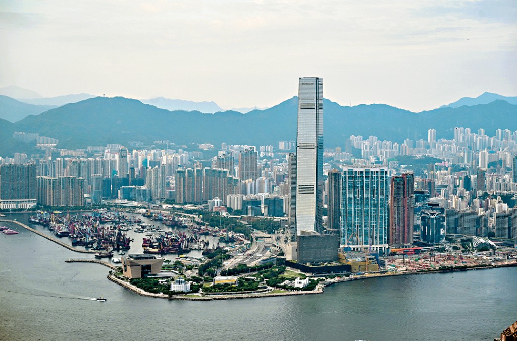 去年內地及海外駐港公司總數逾1.1萬間，按年大增11%，創歷來新高。