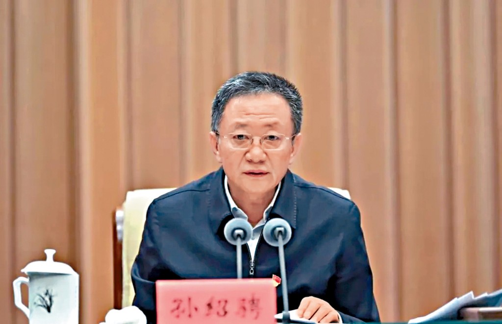內蒙古書記孫紹騁及新疆書記馬興瑞支持整治違規吃喝,但反對「層層加碼」。