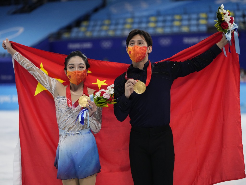 韓聰與隋文靜為中國奪得今屆冬奧第9金，亦完成四大洲錦標賽、大獎賽總決賽、世界錦標賽和奧運冠軍的金滿貫壯舉。AP
