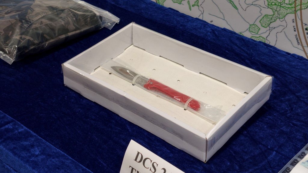 荃灣刀匪尾隨提款婦 唐樓梯間箍頸傷人搶逾萬元 警查天眼拘63歲欠債男