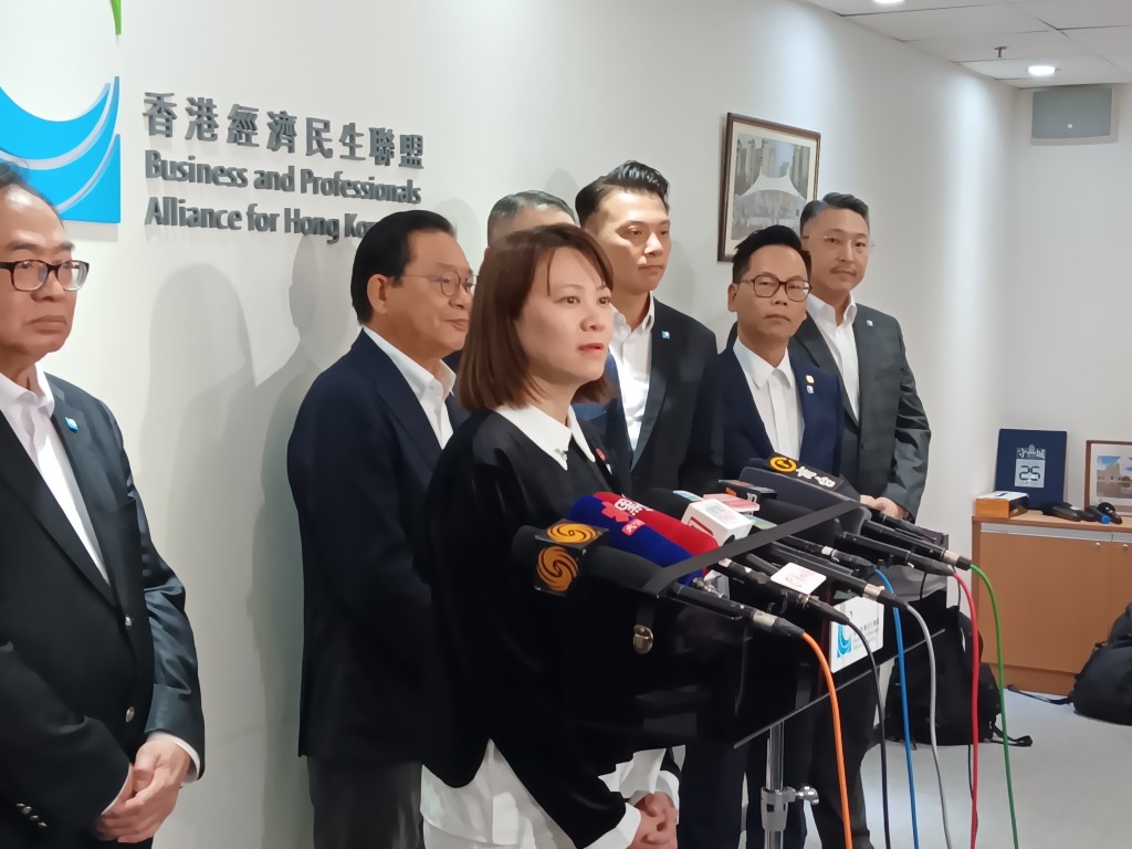 鄧銘心表示自己會看陸劇學習普通話。 鄧銘心表示自己會看陸劇學習普通話。