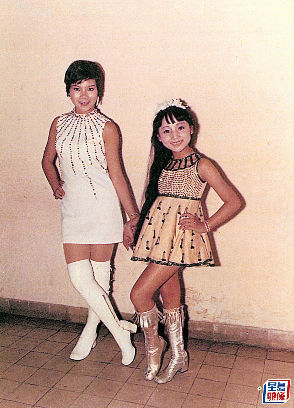 鍾叮噹活躍於60至70年代歌壇。