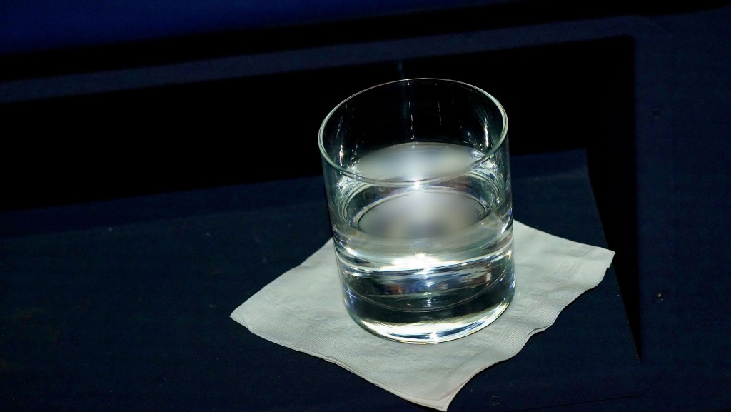 愛爾蘭一名病人被建議大量飲水結果水中毒亡，院方認失職。 路透社示意圖