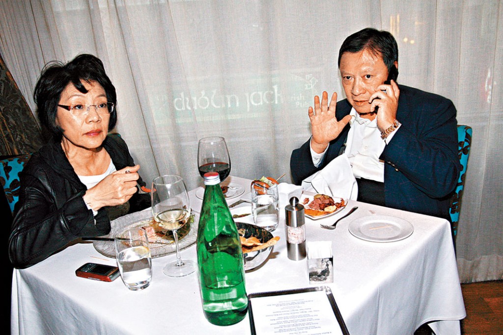 郭炳湘生前與紅顏知己唐錦馨合照。