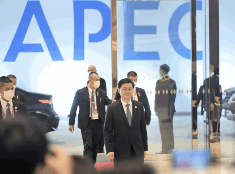被问到有否收到出席APEC峰会的邀请，李家超则表示已多次说明立场，不再作评论。资料图片