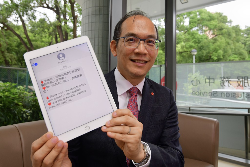 香港红十字会输血服务中心行政及医务总监李卓广。欧乐年摄