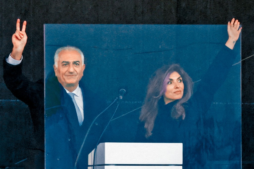 伊朗末代王儲禮薩與妻子亞斯敏本月中現身德國慕尼黑安全會議。