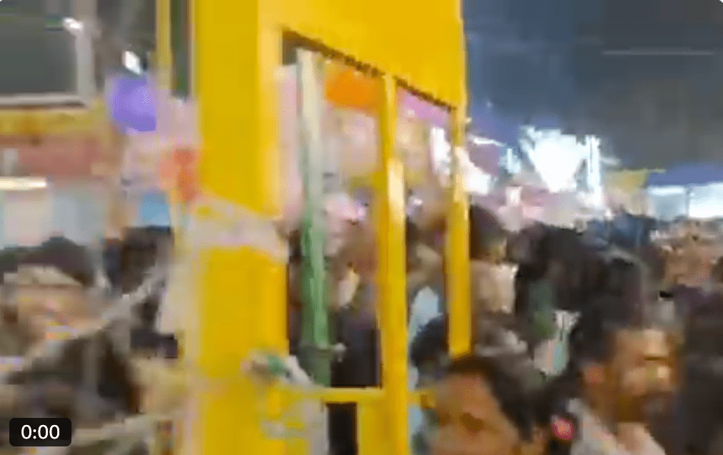 印度一个嘉年华会发生恐怖夺命事故。