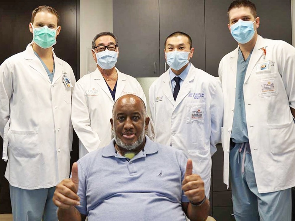 最終需要動手術切除多餘的舌頭。網圖