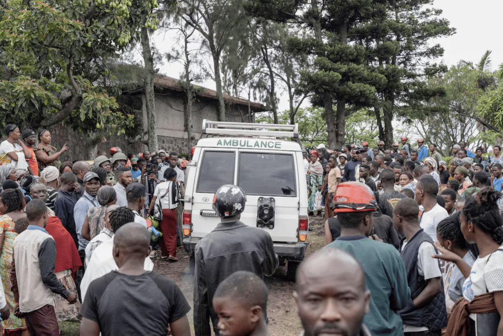 刚果民主共和国东部基伍湖周四发生客船翻沉灾难，造成至少87人死亡，数十人失踪，当地官员不排除死者数目会进一步上升。路透社