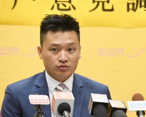 鄭泳舜指，小組應研究「如何推行」劏房租管。資料圖片
