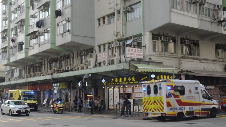 溫暖護老院留守員工報稱不適,救護車到場處理。