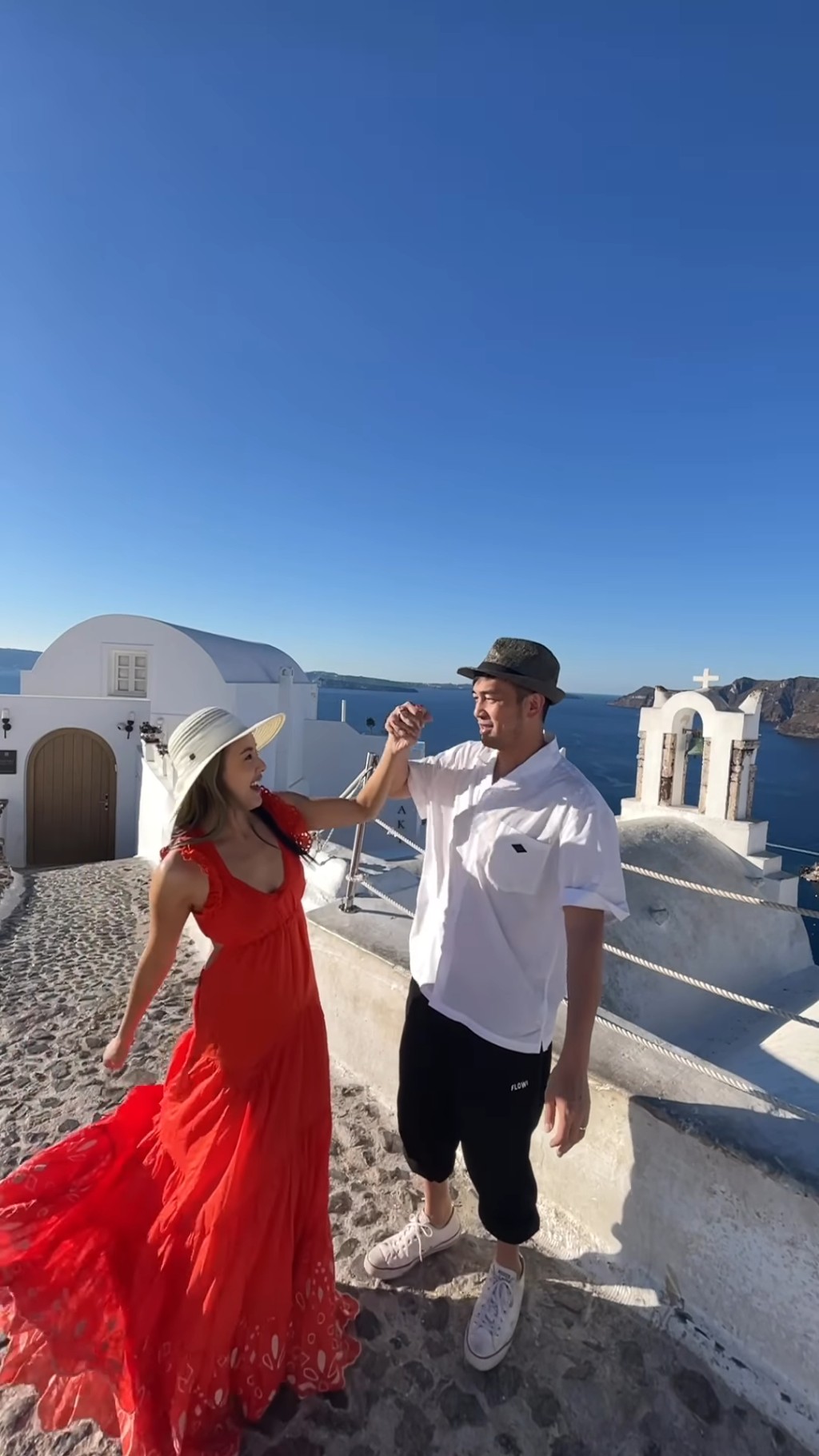 杨洛婷最近同老公阿Tim去希腊旅行。