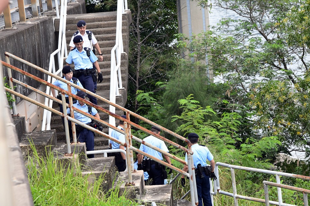 大批警員在場戒備。梁國峰攝 大批警員在場戒備。梁國峰攝