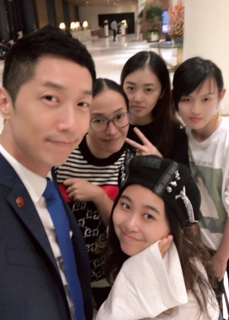馬仔重返校園勁受歡迎。微博圖片