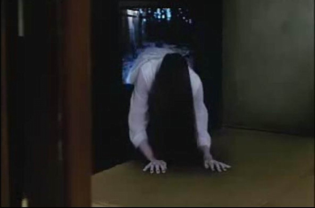 日本經典恐怖電影《午夜凶鈴》於1998年上映。