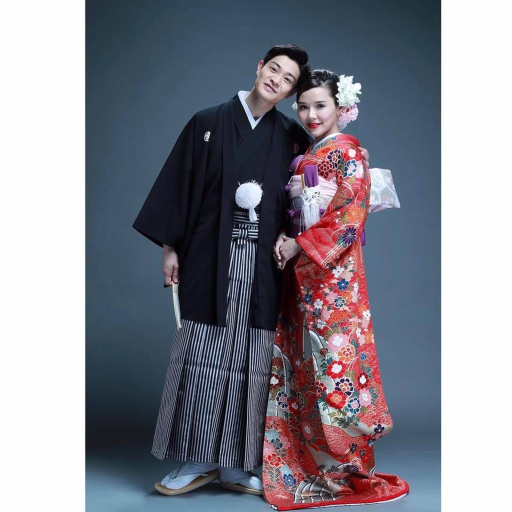 小明17年跟前男子團體R-ICE日本成員安田慎吾結婚。