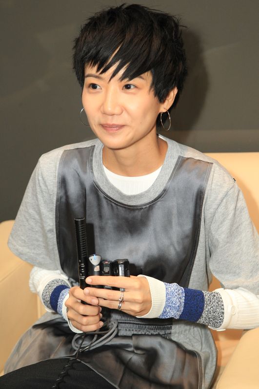 盧凱彤前日出席活動，身形明顯消瘦。