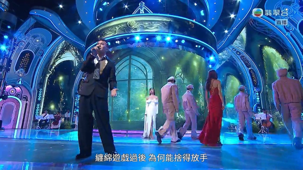 梁漢文表演。 梁漢文表演。