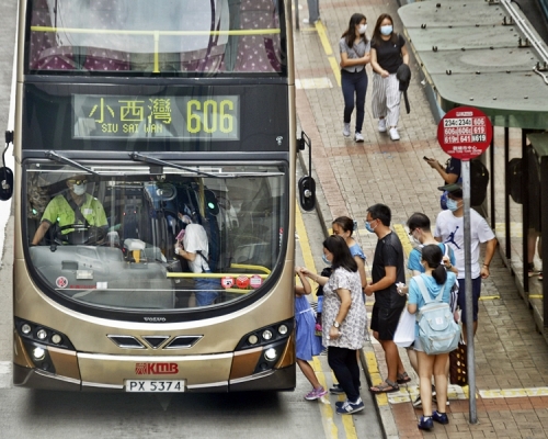 九巴及專線小巴商會歡迎政府強制公共交通乘客戴口罩。資料圖片