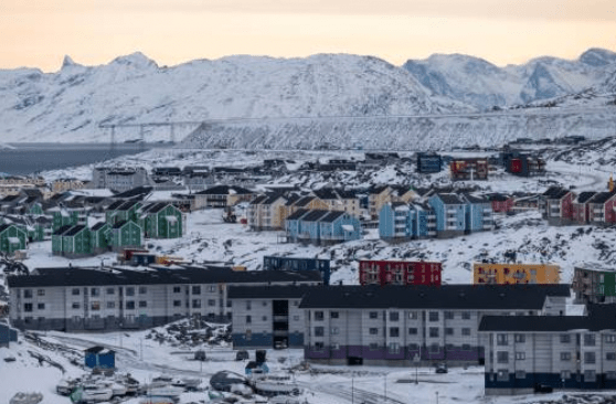 英國《每日郵報》報道,白宮正研究一項被形容為「終極提議」的方案:向每名格陵蘭島民提供100萬美元(約780萬港元),作為推動入美公投。法新社 英國《每日郵報》報道,白宮正研究一項被形容為「終極提議」的方案:向每名格陵蘭島民提供100萬美元(約780萬港元),作為推動入美公投。法新社