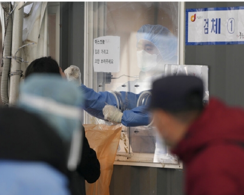 南韓最新的單日確診數字超逾5,000。 （美聯社）