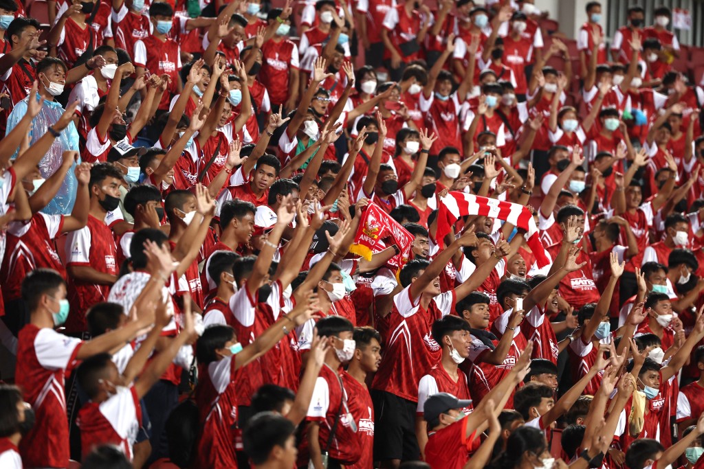 利物浦在泰国人气超高，连公开操练也座无虚席。Reuters