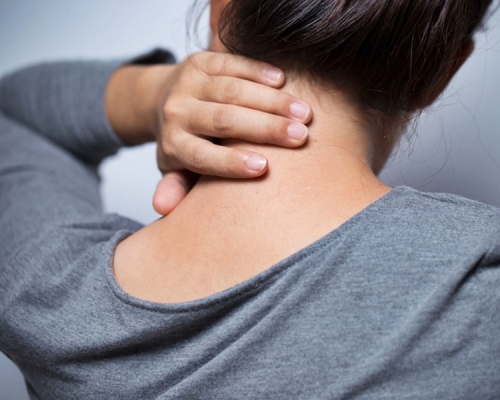 現代人容易有肩頸痠痛的情況。網圖（示意圖）